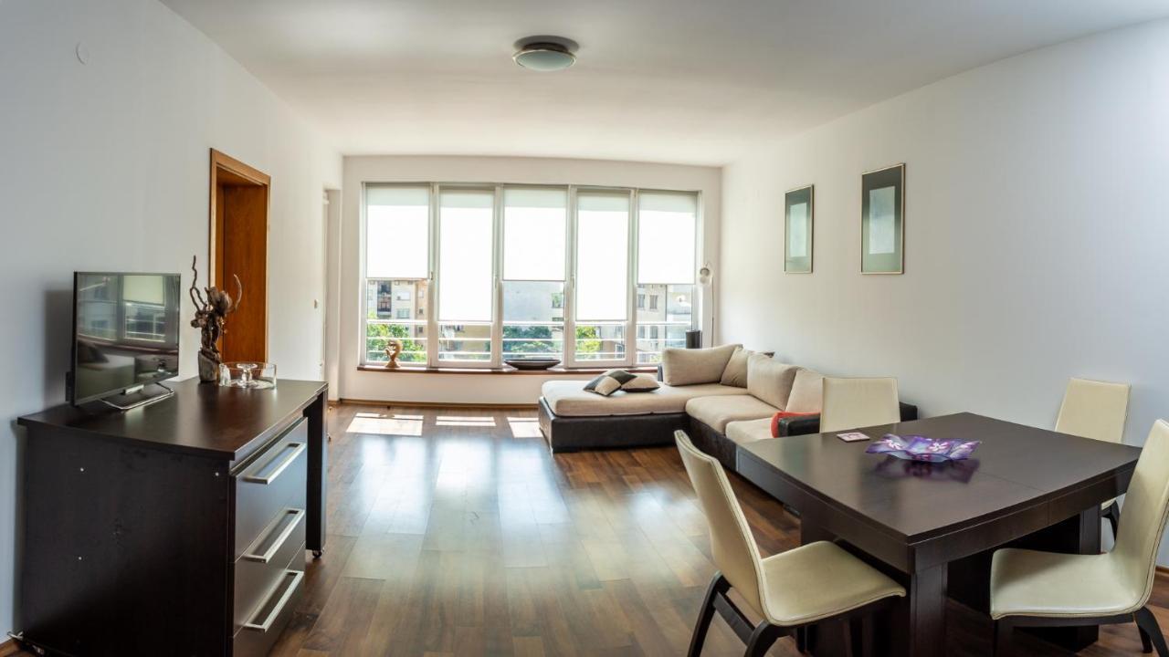 Central Apartment Mountain View Karlovo Eksteriør bilde